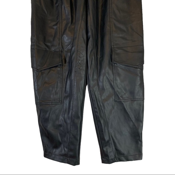 Low Classic Faux Leather Cargo Pants Size Small - Picture 8 of 12